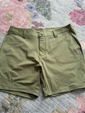 Like New Rhône Golf Shorts
